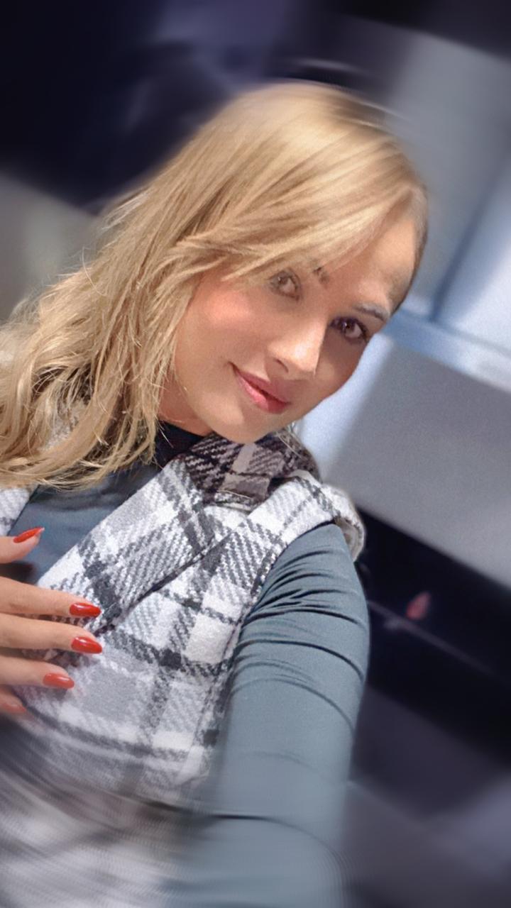 Mari B.